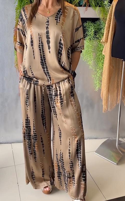 Kirsten | stilvoller Satin-Freizeitanzug mit rundem Ausschnitt für Damen