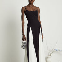 Roisin | Kontrastfarbenes plissiertes Maxikleid