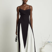 Roisin | Kontrastfarbenes plissiertes Maxikleid