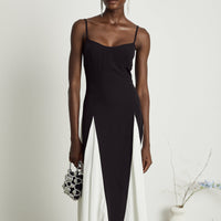 Roisin | Kontrastfarbenes plissiertes Maxikleid