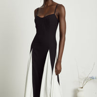 Roisin | Kontrastfarbenes plissiertes Maxikleid