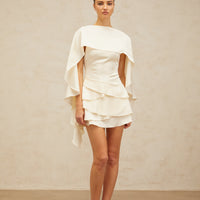 Skyla | schickes Satin-Kleid mit verspielten Rüschen