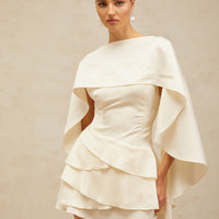 Skyla | schickes Satin-Kleid mit verspielten Rüschen