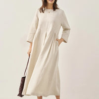 Ava | modisches Maxikleid aus Leinen mit tiefem Dekolleté und Falten