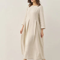 Ava | modisches Maxikleid aus Leinen mit tiefem Dekolleté und Falten