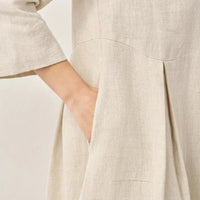 Ava | modisches Maxikleid aus Leinen mit tiefem Dekolleté und Falten