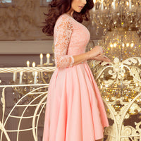 Zoya | klassisches Kleid mit Spitzenausschnitt und langer Rückansicht