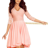 Zoya | klassisches Kleid mit Spitzenausschnitt und langer Rückansicht