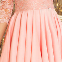 Zoya | klassisches Kleid mit Spitzenausschnitt und langer Rückansicht