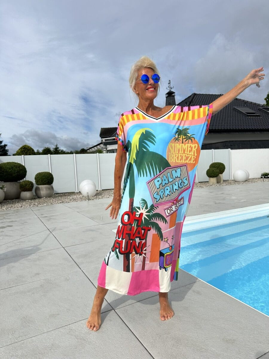 Kayla | klassisches Festtagskleid für Damen mit V-Ausschnitt und kurzen Ärmeln