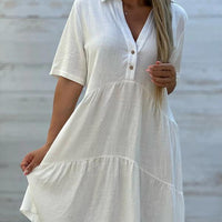 Lia | Lockeres monochromes kurzärmeliges Kleid für Damen