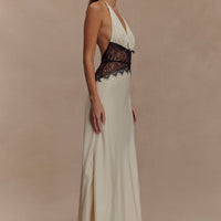 Cara | Spitzen- und Luxus-Halterkleid