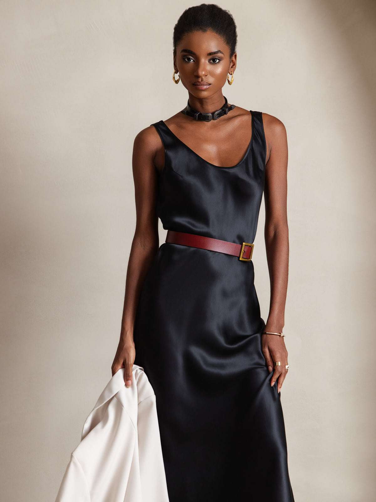 Aliya | langes ärmelloses Kleid aus reiner Seide