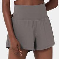 China | Sportliche Shorts mit hoher Taille und fließendem Oberstoff