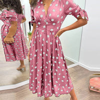 Hilda | Feminines gepunktetes Kleid mit tiefem V-Ausschnitt