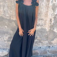 Jubilee | Feminines Kleid mit Blumendetail & U-Ausschnitt