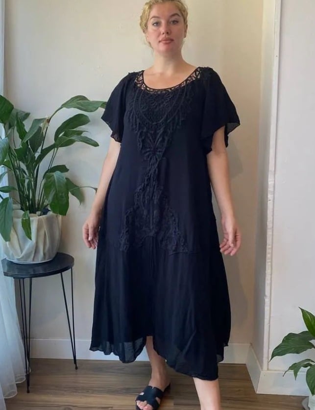 Petunya | Trendiges einfarbiges Kleid im Boho-Ethno-Stil