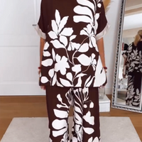 Kit | luxuriöser Damenanzug aus Leinen mit Blumenmuster in warmem Braun