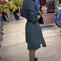 Addison | stilvolles Hemdkleid mit Reverskragen und Diamantakzent