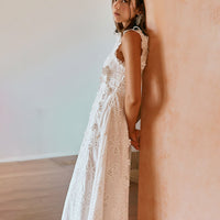 Devika | Midikleid mit Ösen