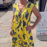 Barbara | modisches Kleid mit V-Ausschnitt und floralem Druck