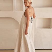 Euna | Zeitloses langes Kleid mit zarten Trägern
