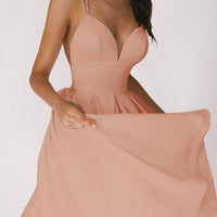 Khlea | Fließendes Maxikleid mit gekreuztem Rücken