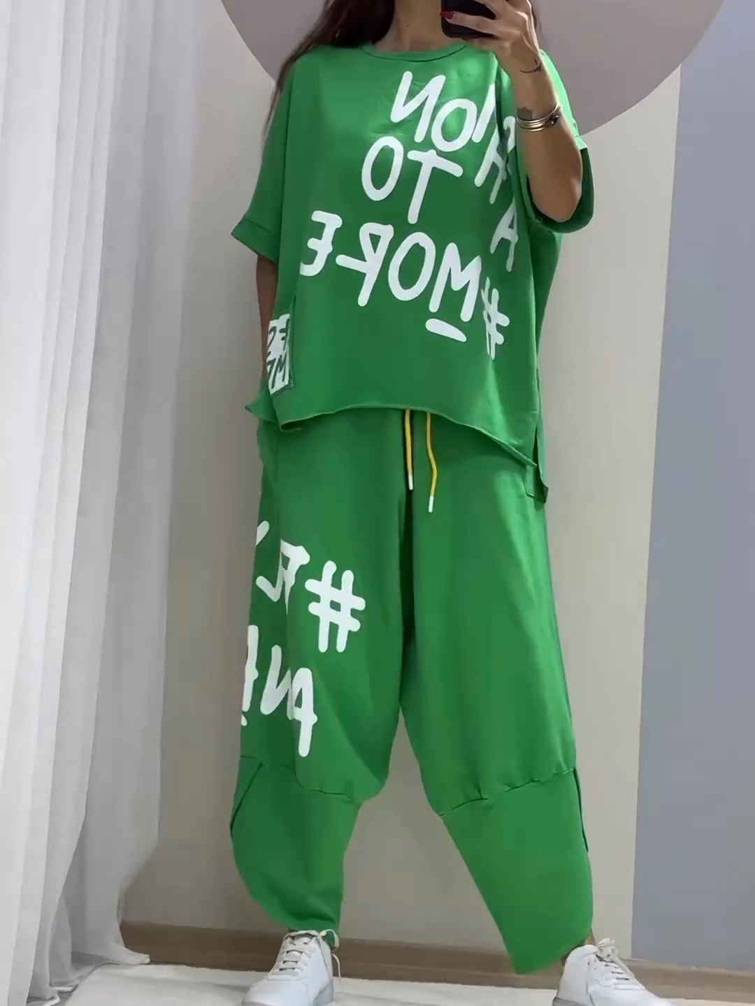 Jamira | Schicker Freizeitanzug mit Druck und Rundhalsausschnitt