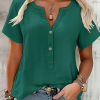 Sofia | feminines Oberteil mit V-Ausschnitt und dekorativer Knopfleiste