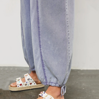 Alana | Stilvoller Denim-Overall mit tiefem V-Ausschnitt für Damen