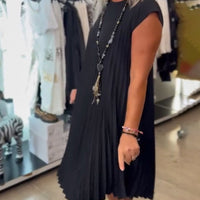 Julissa | Modernes Charme Faltenkleid in A-Linie