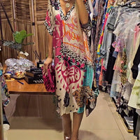 Mae | Bequemes Freizeitkleid mit tiefem V-Ausschnitt