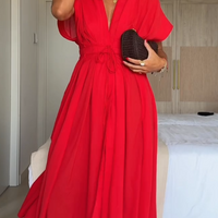 Della | schickes Damenkleid in Midi-Länge mit V-Ausschnitt.