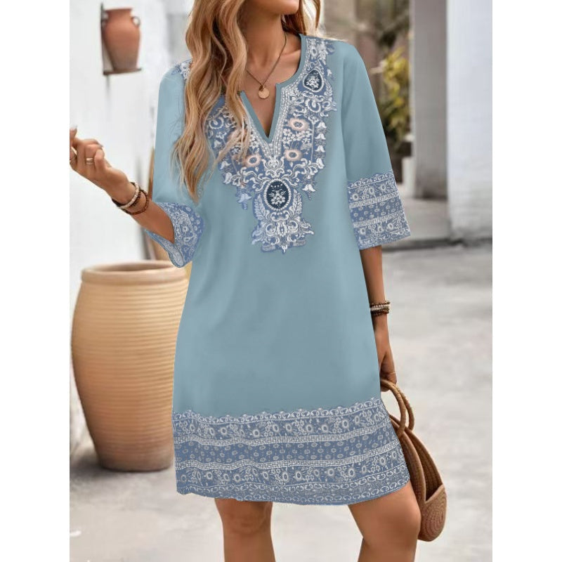 Eleanor | modisches Kleid, femininer V-Ausschnitt, trendiger Print.