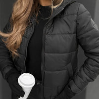 Juria | Kurze, warme Damenjacke mit Kapuze