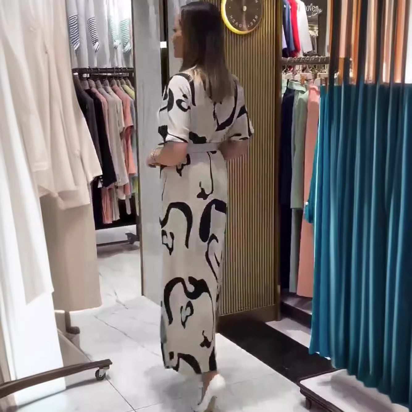 Miras | Gemustertes Kleid mit Taillenbetonung