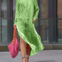 Kia | Langarmkleid mit Schlitz und Leo-Print