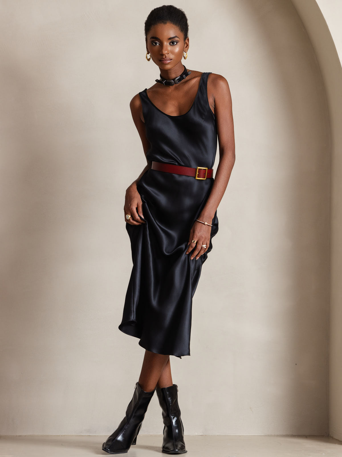 Aliya | langes ärmelloses Kleid aus reiner Seide