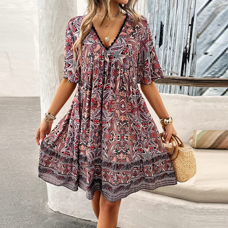 Frenchie | Schickes Ferienkleid mit V-Ausschnitt für den Sommer