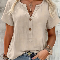 Sofia | feminines Oberteil mit V-Ausschnitt und dekorativer Knopfleiste