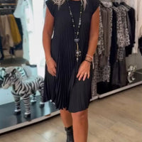 Julissa | Modernes Charme Faltenkleid in A-Linie