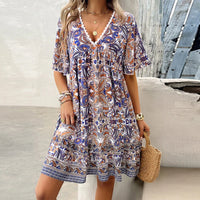 Frenchie | Schickes Ferienkleid mit V-Ausschnitt für den Sommer