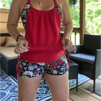 Zaria | trendiger Boxer-Badeanzug mit Printakzenten