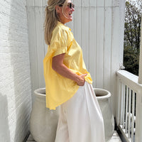 Claire | Locker geschnittene Kurzarm-Bluse mit klassischem Hemdkragen