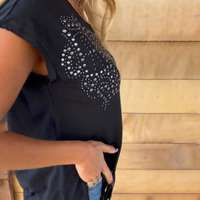 Everly | Modisches T-Shirt mit Nietenfransen-Detail