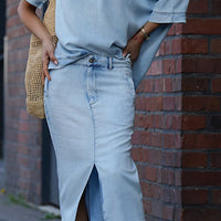 Daph | Denim Schulterfreies Top & Maxirock Set