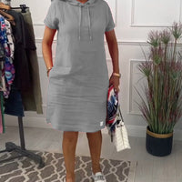 Nyla | Bequemes kurzärmeliges Freizeitkleid mit Kapuze