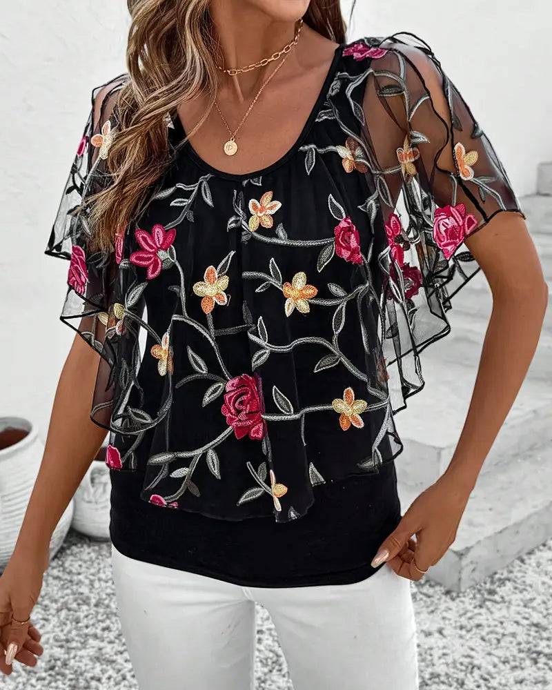 Adeline | elegante Bluse aus schwerem besticktem Netzgewebe