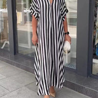 Nessie | Lässiges Damenkleid mit V-Ausschnitt und Streifendruck