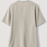 Sofia | feminines Oberteil mit V-Ausschnitt und dekorativer Knopfleiste